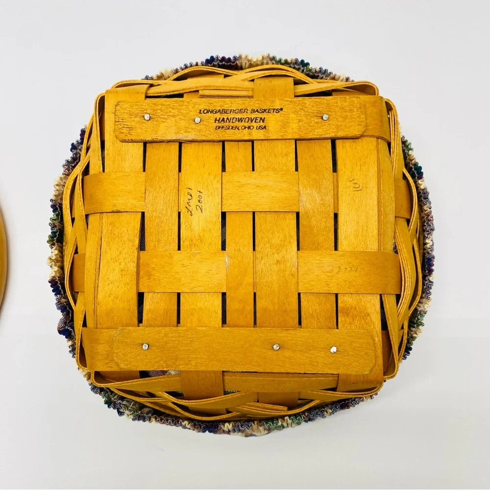 Longaberger Basket W/ Lid Plastic Liner & Plaid Cloth Liner 7.5 inches Across